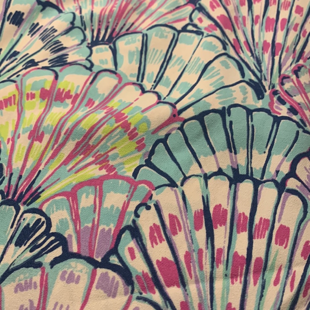 Oh shello lilly Pulitzer colorful skirt size 6. No lining. Like new condition